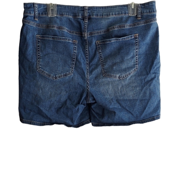 Lane bryant pearl and rhinestone jean shorts - Picture 2 of 4